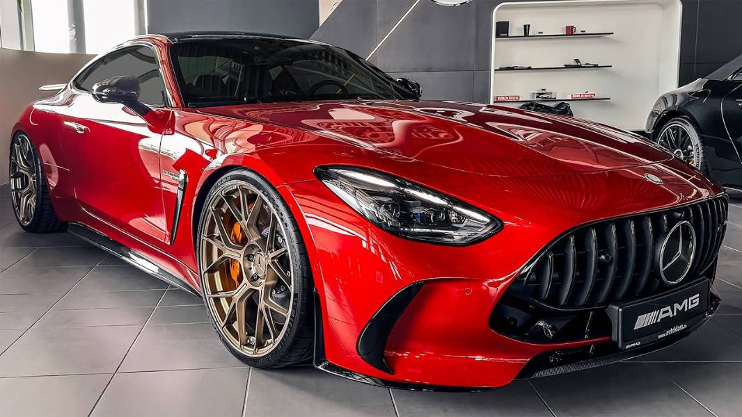 Купе Mercedes AMG GT 63 — обзор интерьера и экстерьера