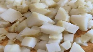 Салат с картофелем, корейской морковью и зеленым горошком