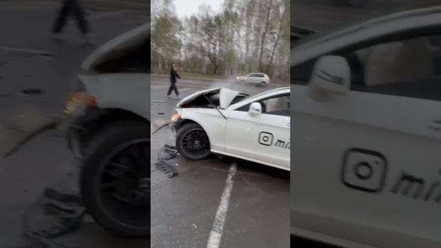 В Красноярске очередные мамкины дрифтёры размотались друг об друга !!!