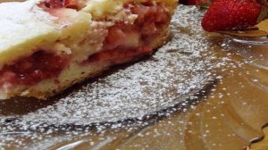 Клубнично-творожный пирог