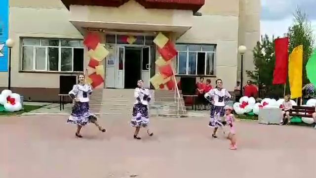 ТАНЕЦ - ПОДАРОЧЕК