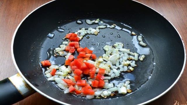 Макароны с соусом из помидоров и базилика