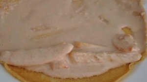 Блинный торт с фруктами и клубничным джемом