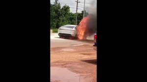 Настоящий Китай без Цензуры. Аккумулятор Китайского автомобиля "BYD HAN EV" загорелся взорвался!