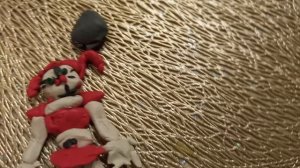 слепил цирковую бейби из пластилина