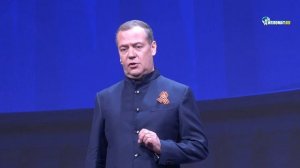 «И не друзья, и не враги!»: Дмитрий Медведев — об отношениях России и США