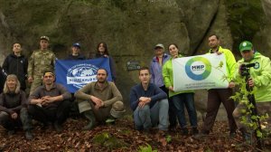 Сотрудники МТРК «Мир» покорили Лесистый хребет и установили памятную доску защитникам Кавказа