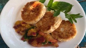 Сырники с персиками и мятой
