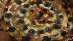 Нежный сырно-сливовый пирог