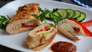 Куриный рулет с яйцом в мультиварке