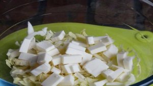 Салат с сельдереем и яйцом