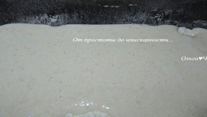 Пасхальный кулич с вишней, светлым изюмом и курагой