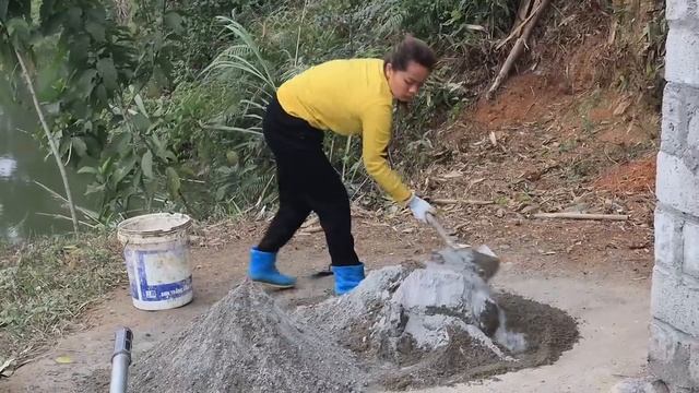 Challenge building a house with small stones. Lesnoy Duyen