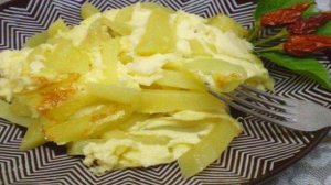 Картофель с яично-сметанной заливкой в мультиварке