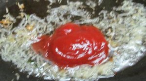 Домашние колбаски в лаваше с соусом