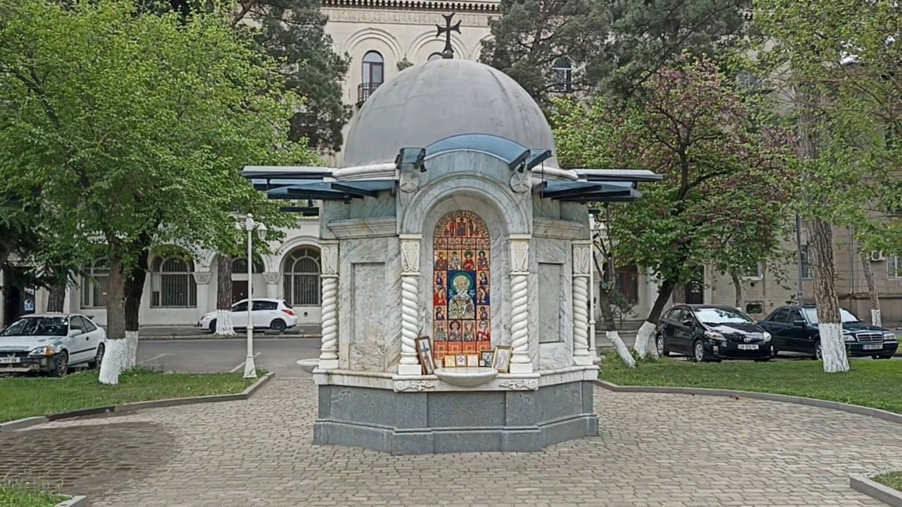 Обзорная прогулка по Рустави 24.04.2024 (Старый Рустави центральная площадь и парковая зона за ней)