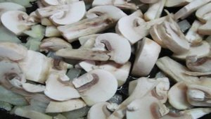 Отварная говядина запеченная под сыром