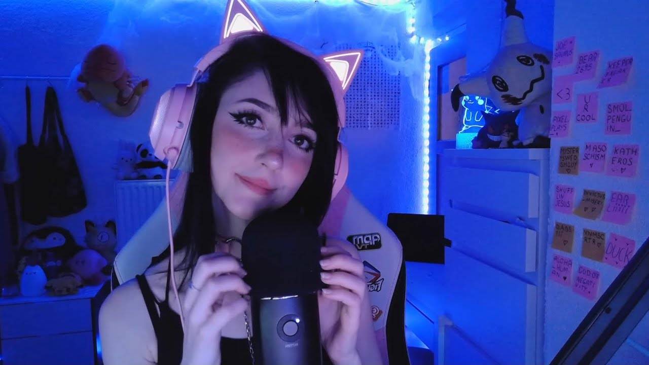 Nananightray ASMR аудитивная АСМР-терапия ~ массаж ушек поглаживание личика :3