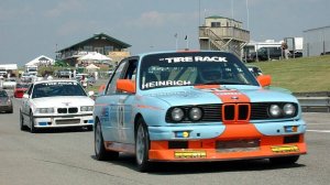 MINI GT 1:64 BMW M3 (E30) Gulf