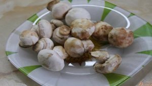 Запеченный карась с грибами