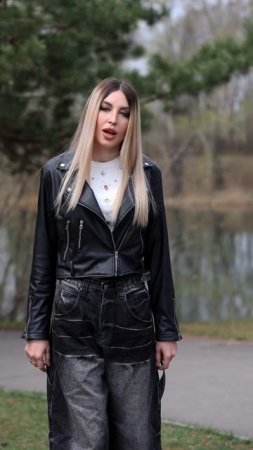 Премьера от ANNA TOLIKA, под названием «Лето», состоится 6 мая.