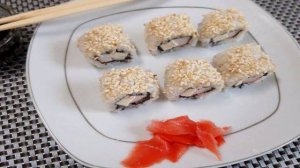 Роллы с крабовыми палочками и кунжутом