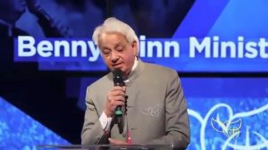 Воскресное служение с пастором Бенни Хинном