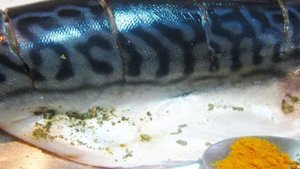 Скумбрия запеченная с овощами