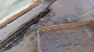 Забетонировал людям швеллер под откатные ворота .