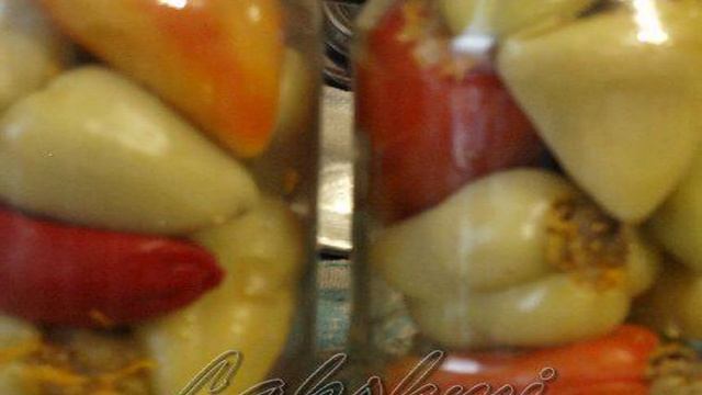 Перец фаршированный баклажанами