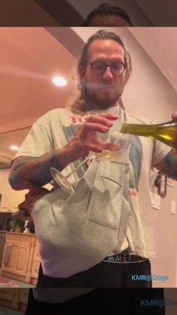 Держатель для винной пробки🍷😅 ( видео про собак )