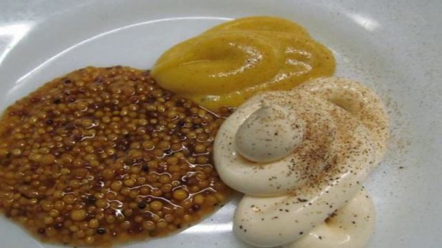 Картофельный салат в горчичном соусе с яйцом