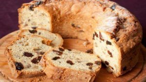 Кекс с орехами и изюмом