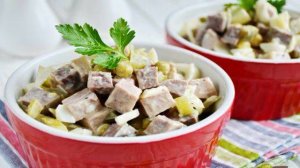 Салат с языком и солеными огурцами