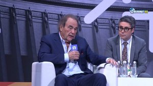 Американский режиссер Оливер Стоун выступил на марафоне "Знание.Первые"