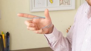 Как стрелять канцелярскими резинками?