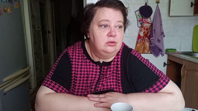 В меня вселилась 90-летняя бабка 😳 она постоянно бубнит и всех ненавидит 😱