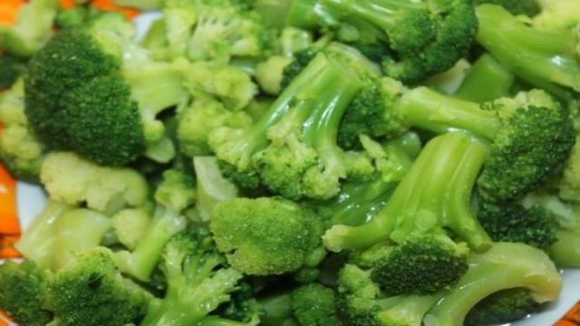 Брокколи в сливочном соусе с французской горчицей