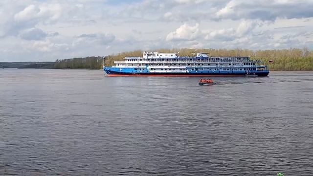 ТУРИСТЫ С КРУИЗНОГО ЛАЙНЕРА «АЛЕКСАНДР БЕНУА» В ВЯТСКИХ ПОЛЯНАХ