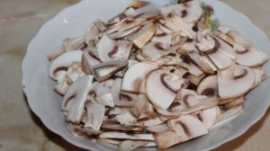 Блины с жареными шампиньонами и луком