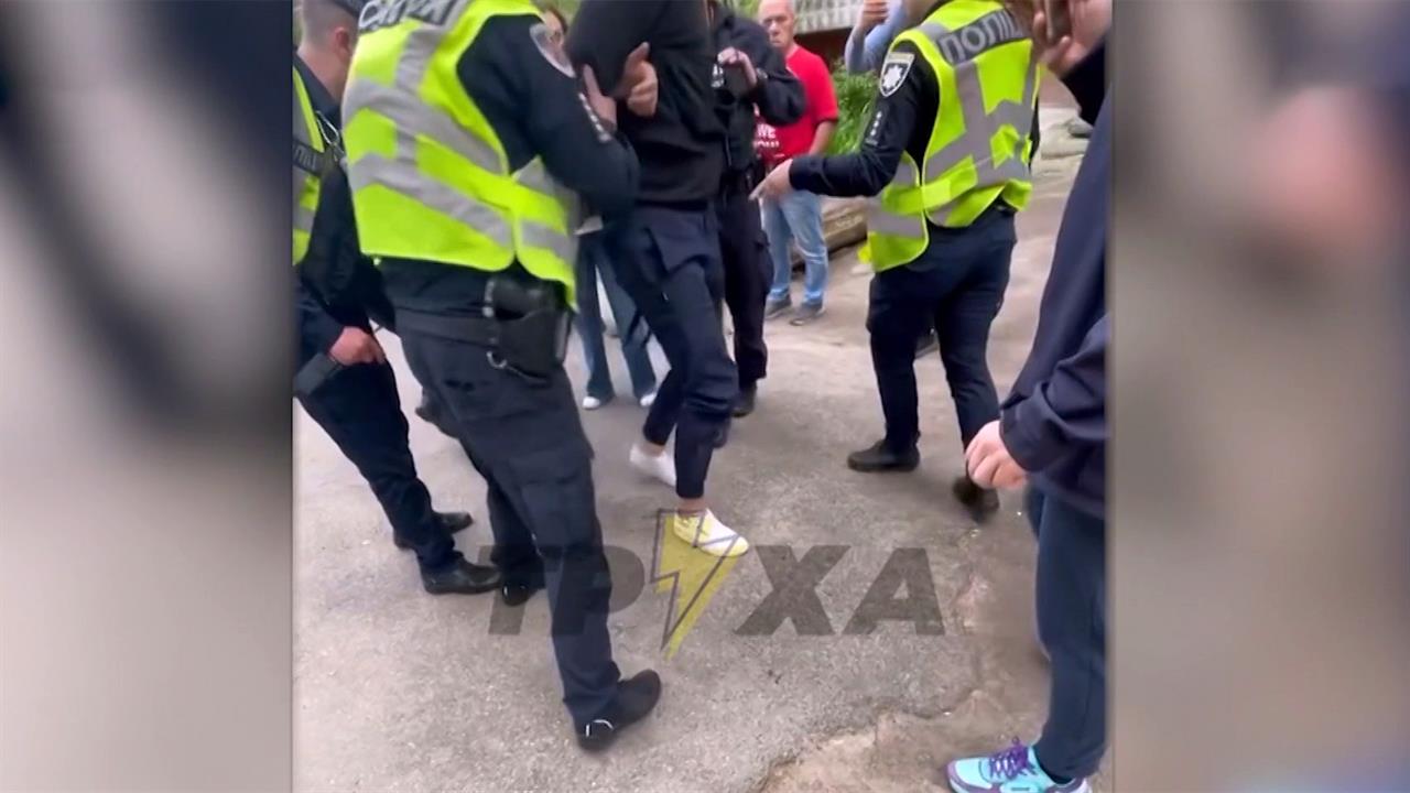 На Украине - новые эпизоды беспощадной мобилизации