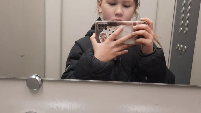 гуляю с подругой,кушаю🩷⚘️ смотреть онлайн