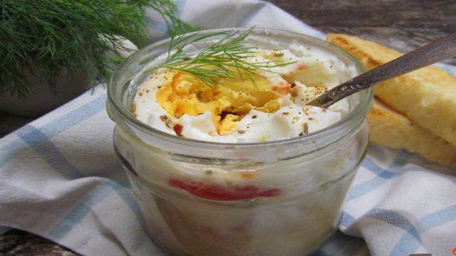 Яйцо пашот с картофелем в банке