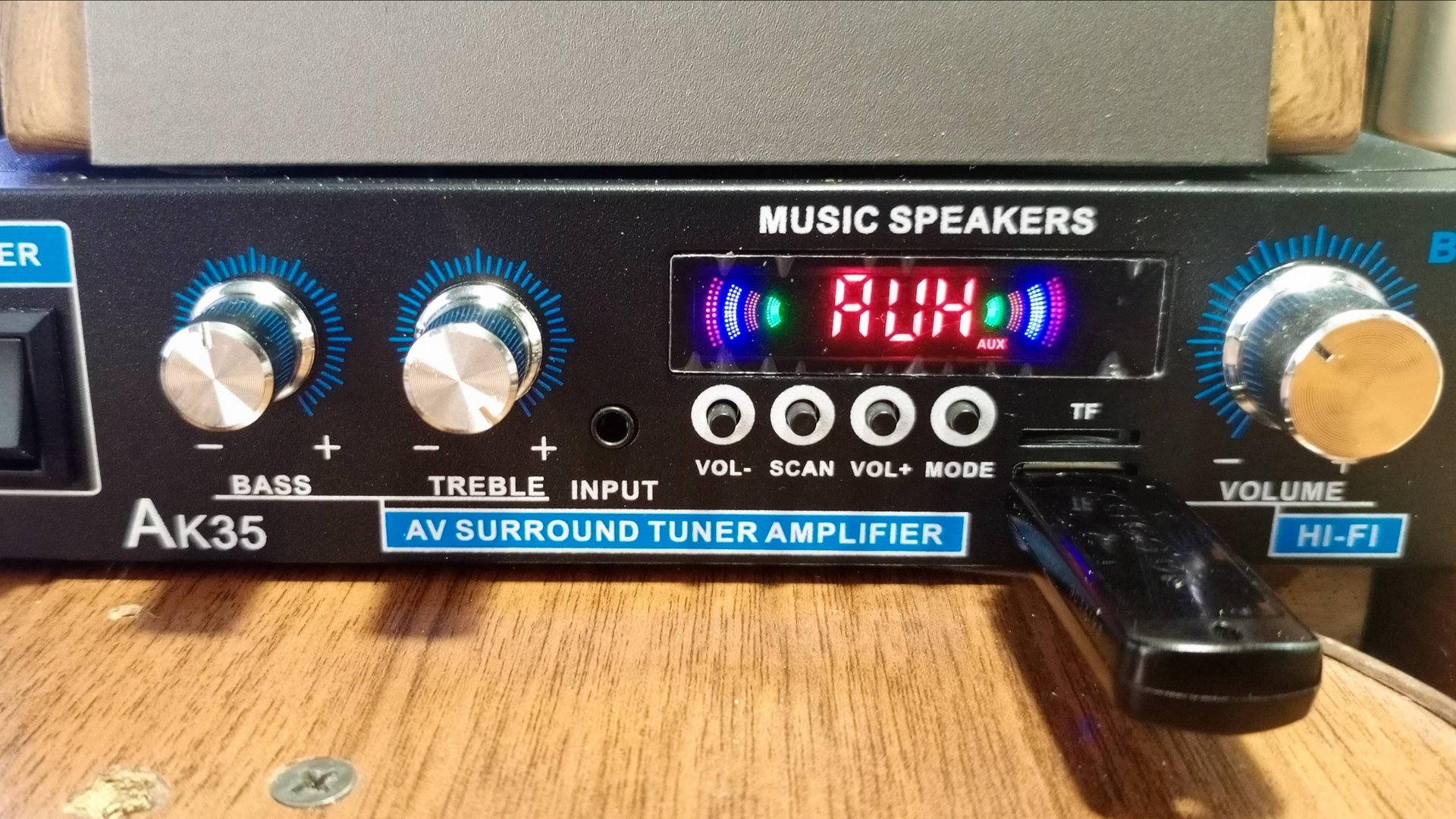 Бюджетный усилок Ak35 - тест звучания смотреть онлайн