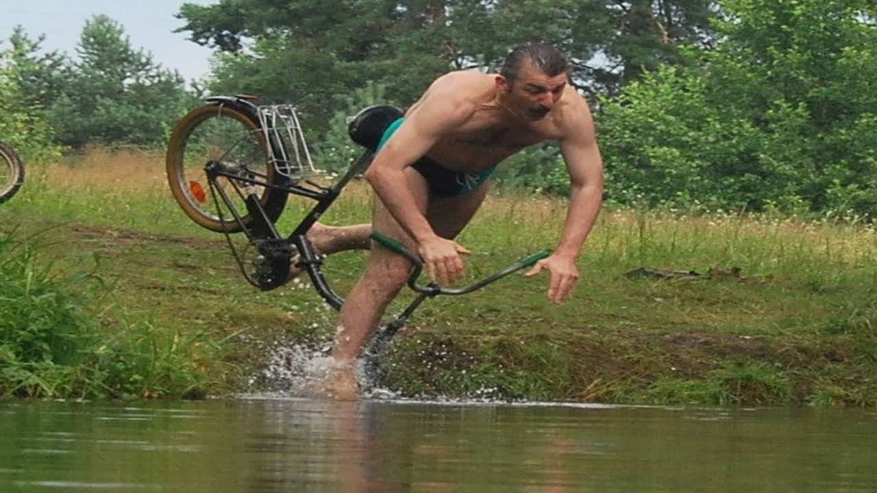 Я РЖАЛ ДО СЛЕЗ СМЕШНЫЕ ПАДЕНИЯ и НЕЛЕПЫЕ СИТУАЦИИ Смешные видео - Лучшие ПРИКОЛЫ