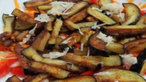 Пикантный салат из баклажана с морковью и перцем