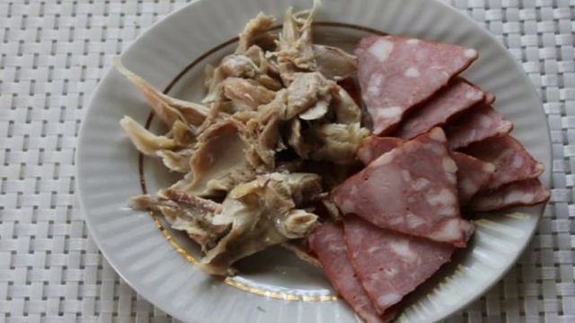 Омлет с мясом, сыром и шпинатом