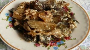 Баклажаны с луком и сметаной