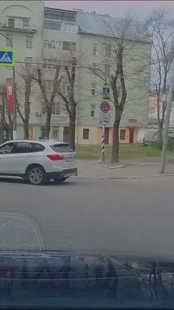 Чуть не влетел..