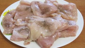 Стейки из курицы с соусом